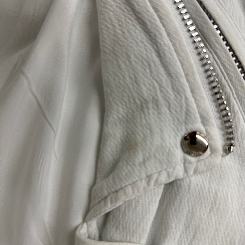 White Jacket - image 6